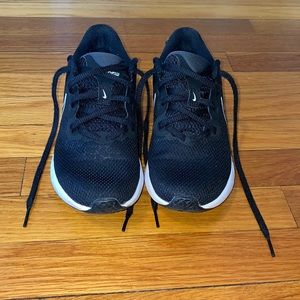 Nike black running sneakers, size 7